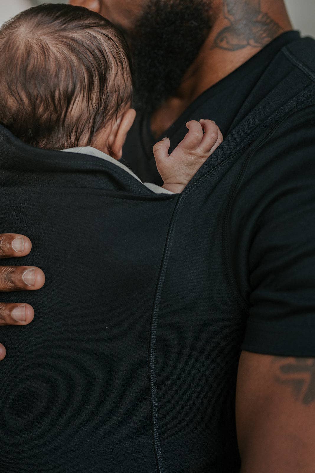 Lalabu Dad Shirt | Baby Carrier | Black