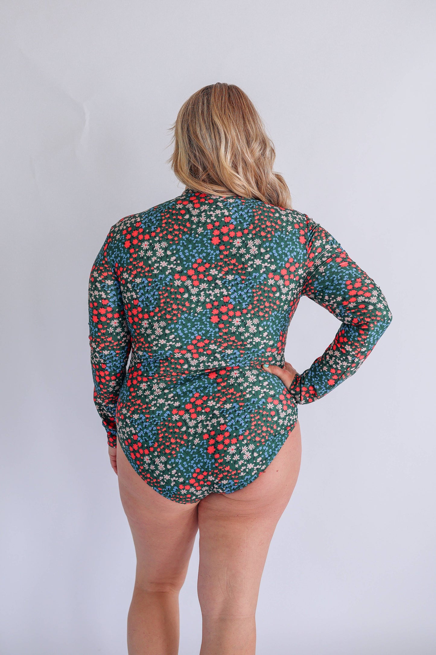 Long Sleeve One Piece Zip Up Breastfeeding Swimsuit 2026